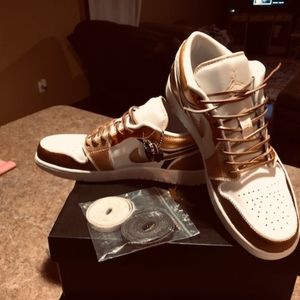 CUSTOM Jordan 1 low Metallic Sz10.5M NWB & receipt